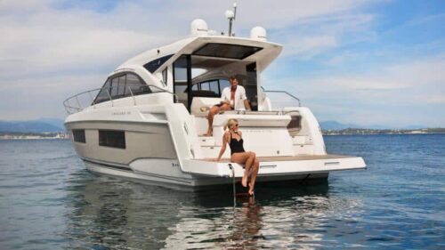 Jeanneau-motor-jacht-charter-verhuur-jachtco-4-1.jpg