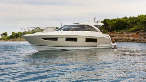 Jeanneau-motor-jacht-charter-verhuur-jachtco-43-1.jpg