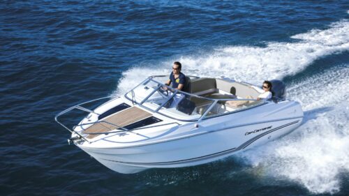 Jeanneau-motorboat-charter-rent-yachtco-17.jpg