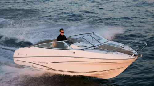 Jeanneau-motorboat-charter-rent-yachtco-27.jpg