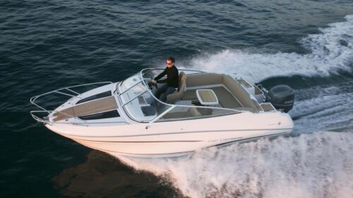 Jeanneau-motorboat-charter-rent-yachtco-28.jpg
