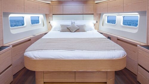 Sailboat-charter-rent-yachtco-22.jpg