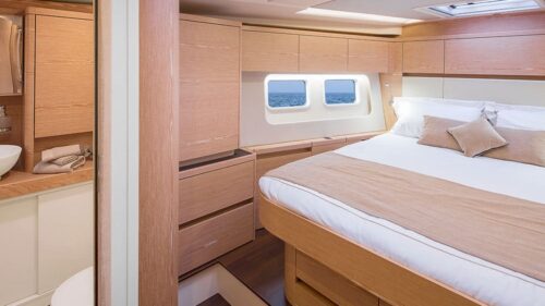 Sailboat-charter-rent-yachtco-23.jpg