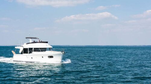 Swift-Trawler-motorboat-charter-rent-yachtco-9.jpg